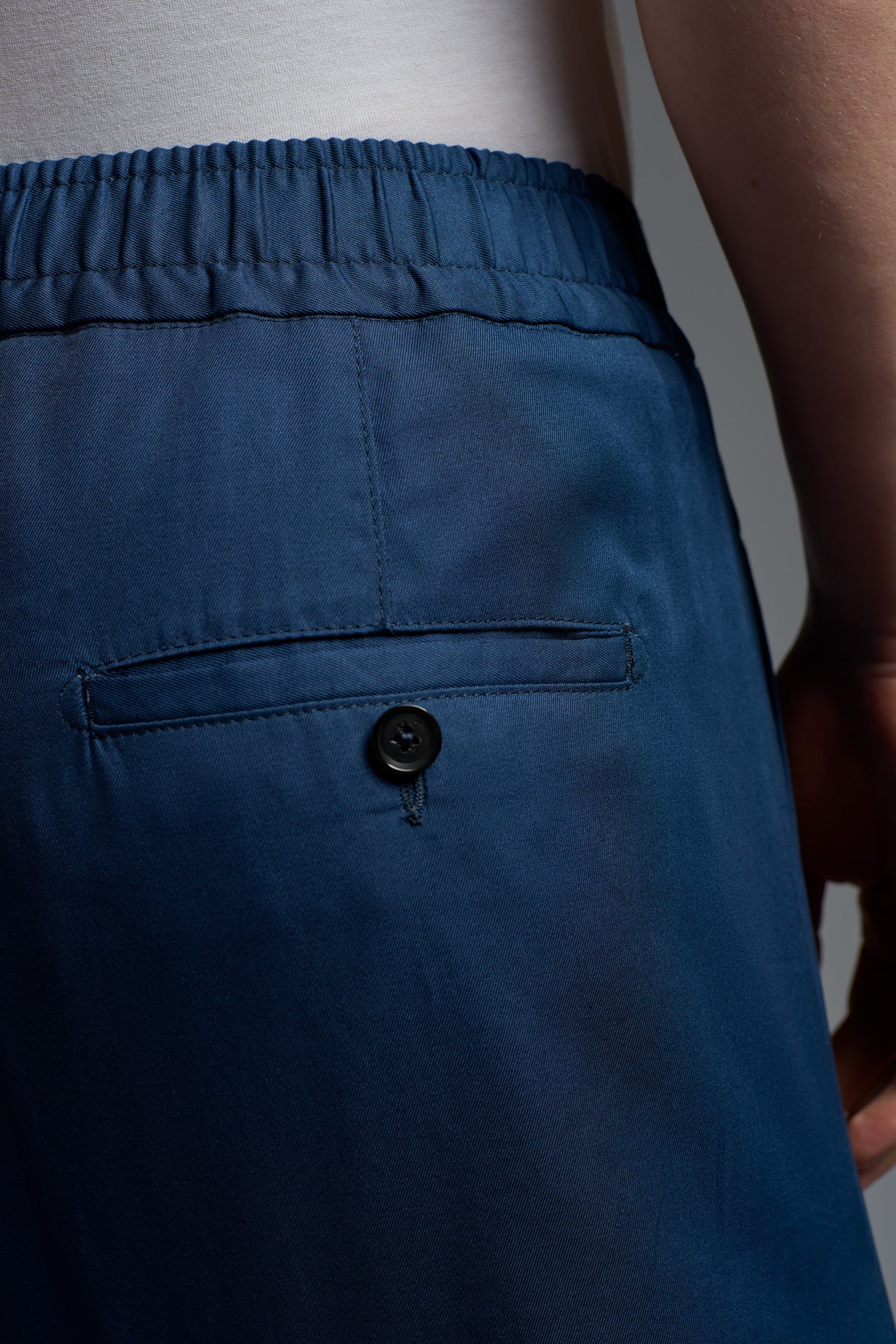 Cotton Gabardine Single Pleated Comfort Short Pants - Image 8